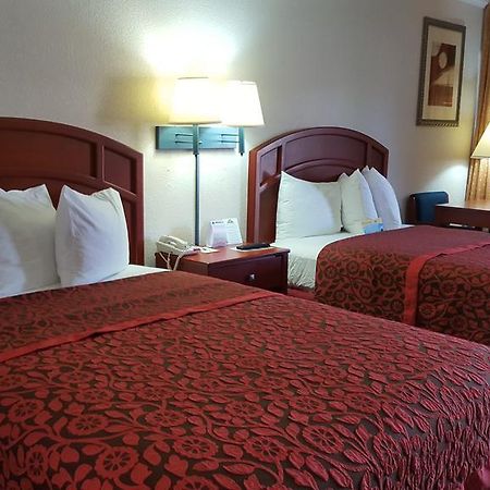 Days Inn By Wyndham Tallahassee-Government Center Eksteriør billede
