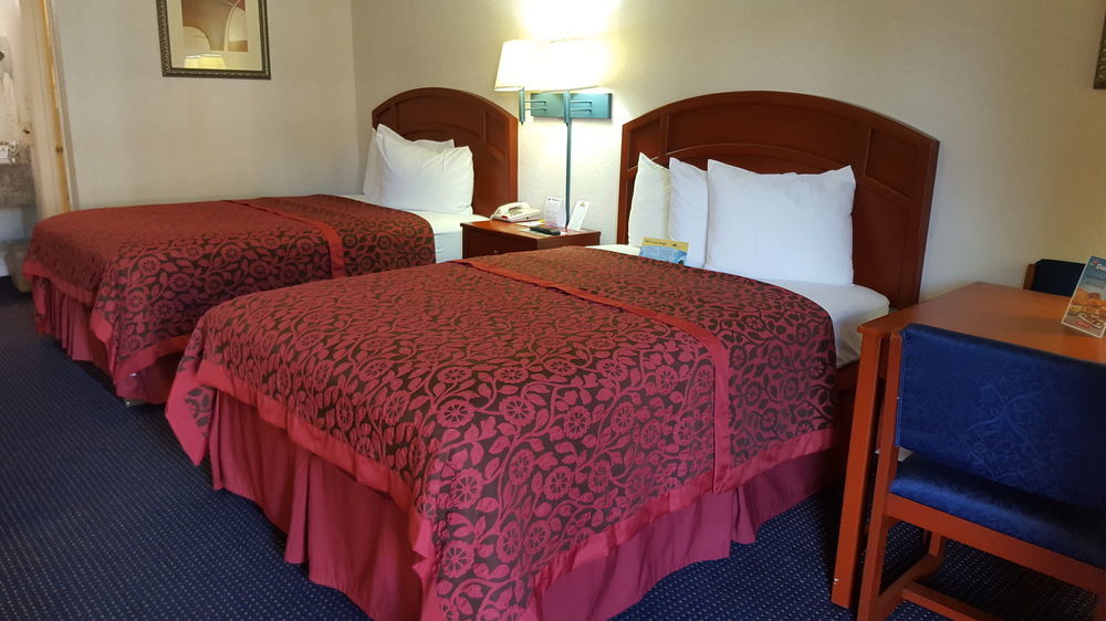 Days Inn By Wyndham Tallahassee-Government Center Eksteriør billede