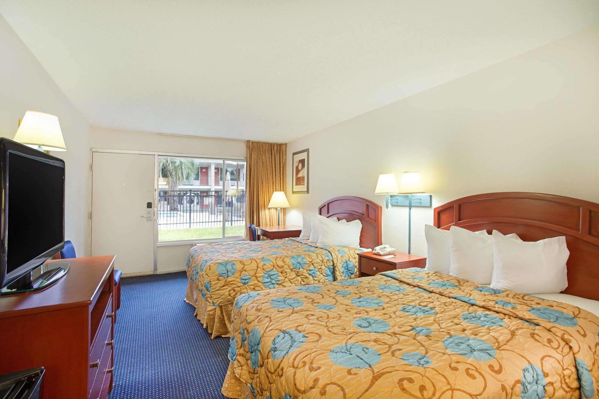 Days Inn By Wyndham Tallahassee-Government Center Eksteriør billede