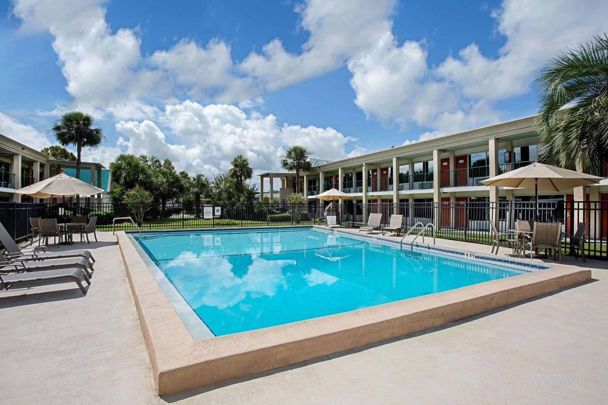 Days Inn By Wyndham Tallahassee-Government Center Eksteriør billede